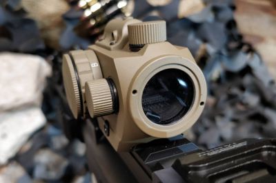 NCS Micro Green Dot Sight with Integrated Red Laser (Tan) - Detail Image 6 © Copyright Zero One Airsoft